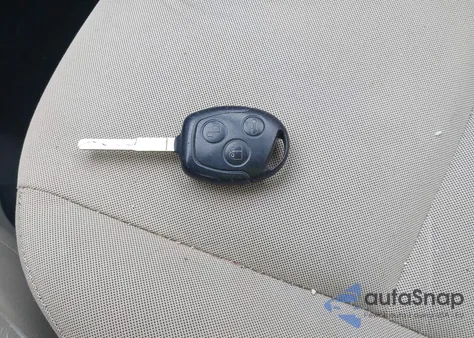 2014 Ford Fiesta Se z USA, uszkodzony, nr VIN 3FADP4BJ9EM226395